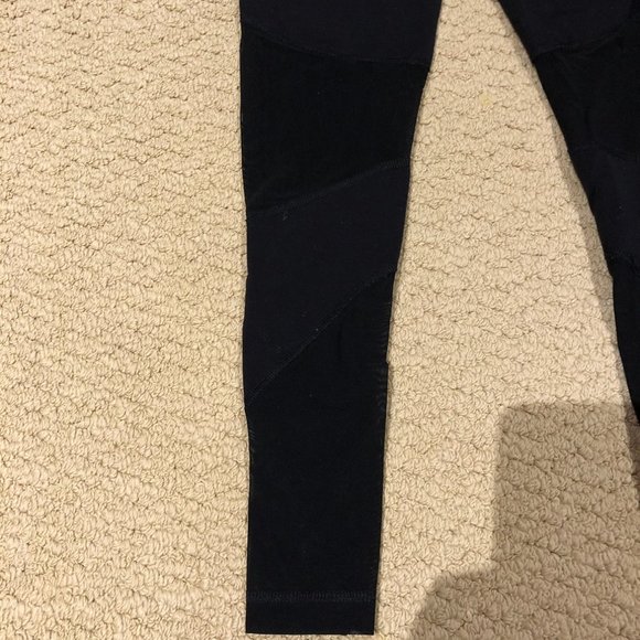 Aritzia TNA Mesh Mid Rise Leggings - Picture 4 of 4